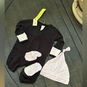 Mambu Black and Pink Baby Onesie with Hat bamboo viscose